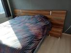 Mooie boxspring 180x200 met nachtkastjes en achterwand, Ophalen, Gebruikt, Bruin, Tweepersoons