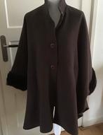Elegante bruine poncho met bontdetails, Made in Italy - XL, Ophalen of Verzenden, Zo goed als nieuw, Maat 46/48 (XL) of groter