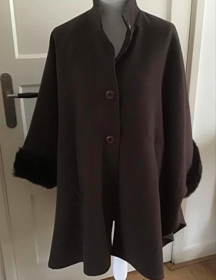 Elegante bruine poncho met bontdetails, Made in Italy - XL, Kleding | Dames, Jassen | Winter, Zo goed als nieuw, Maat 46/48 (XL) of groter