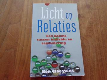 Licht op relaties - Balans tussen individu en samenleving beschikbaar voor biedingen