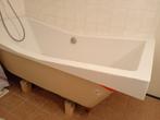 Groot bad. Zo te plaatsen in badkamer., Huis en Inrichting, Badkamer | Badkamermeubels, Ophalen, Overige typen, 50 tot 100 cm