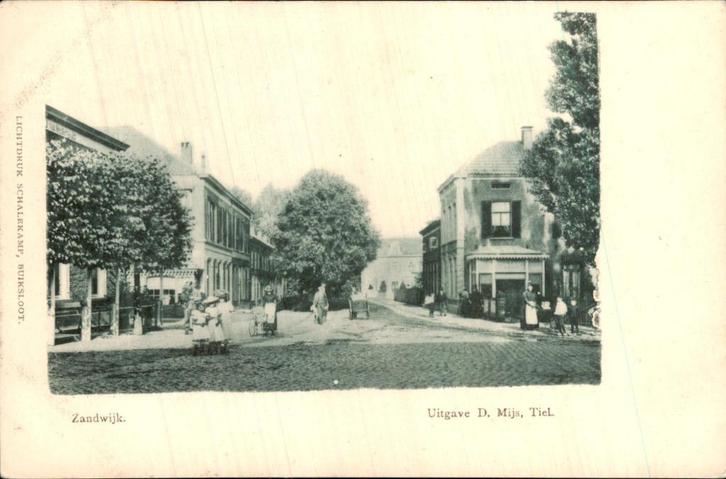 Gelderland - Zandwijk - Mensen op straat, Verzamelen, Ansichtkaarten | Nederland, Ongelopen, Gelderland, Voor 1920, Ophalen of Verzenden
