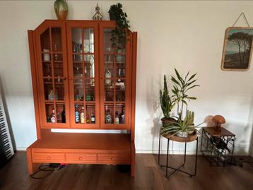 Houten buffetkast terracotta te koop beschikbaar voor biedingen