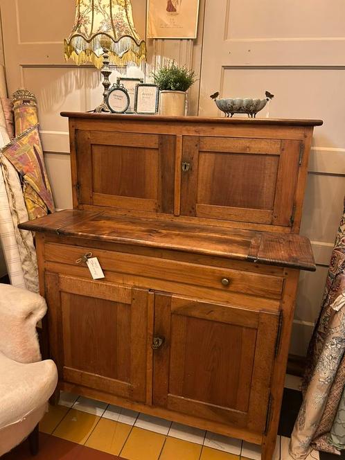 Antiek frans buffetkastje, hout, brocante, landelijk wonen, Huis en Inrichting, Kasten | Buffetkasten, Nieuw, Ophalen