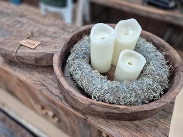 Houten schaal beschikbaar voor biedingen