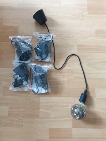 Hanglampen beschikbaar voor biedingen