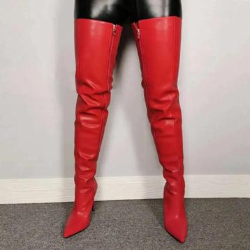 Rode leren overknee dames laarzen met rits beschikbaar voor biedingen