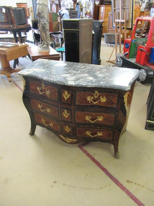 Oer 09148 18e eeuwse Lodewijk de 15de commode met inlegwerk, Antiek en Kunst, Antiek | Meubels | Kasten, Ophalen