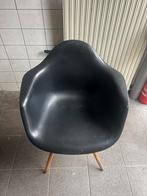 Mooie zwarte stoel in prima staat, Huis en Inrichting, Stoelen, Ophalen, Kunststof, Zwart, Zo goed als nieuw