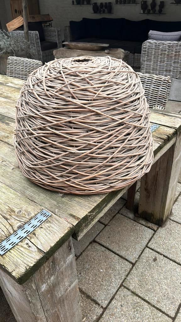 Grote rieten lampenkap, Huis en Inrichting, Lampen | Lampenkappen, Zo goed als nieuw, 50 cm of meer, Rond, Ophalen