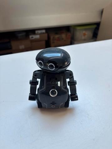 Klein robotje !  beschikbaar voor biedingen