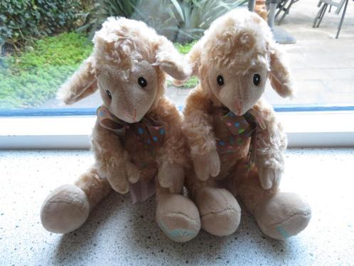Schaap of schaapje merk Aymax met sjaal +gekleurde stippen, Kinderen en Baby's, Speelgoed | Knuffels en Pluche, Zo goed als nieuw