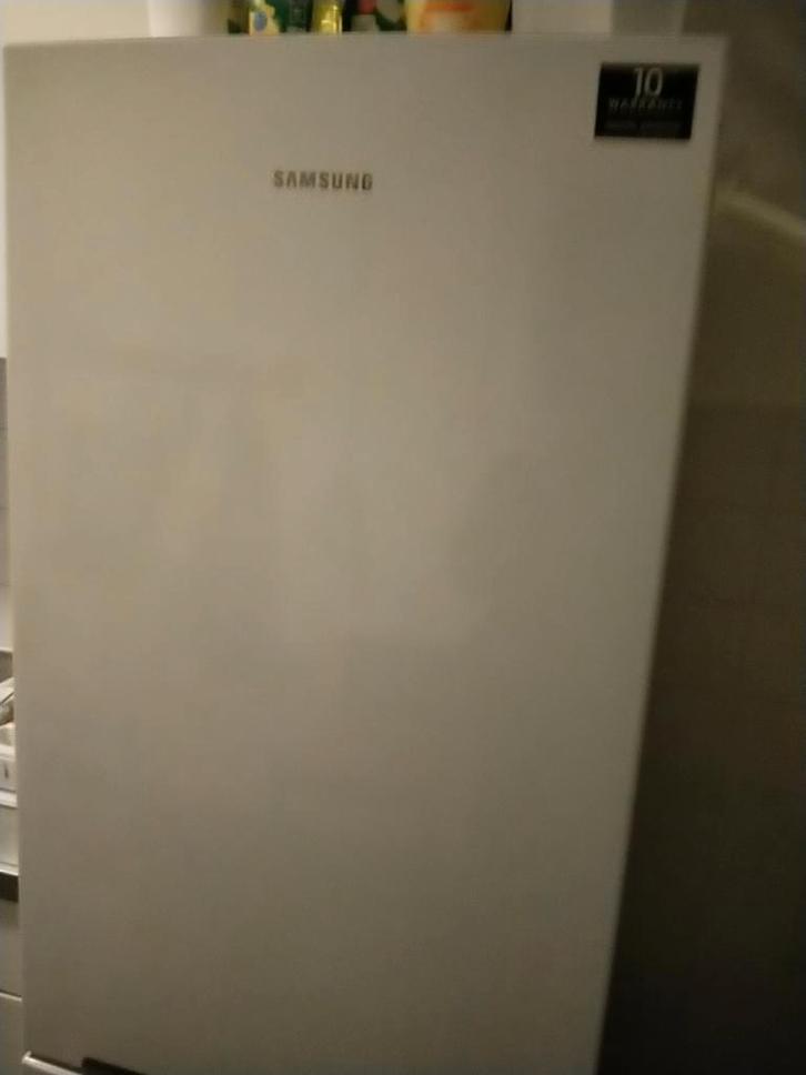 TEKOOP KOELKAST SAMSUNG 3 JAAR OUD NIEUW STAAT, Witgoed en Apparatuur, Koelkasten en IJskasten, Zo goed als nieuw, Met vriesvak