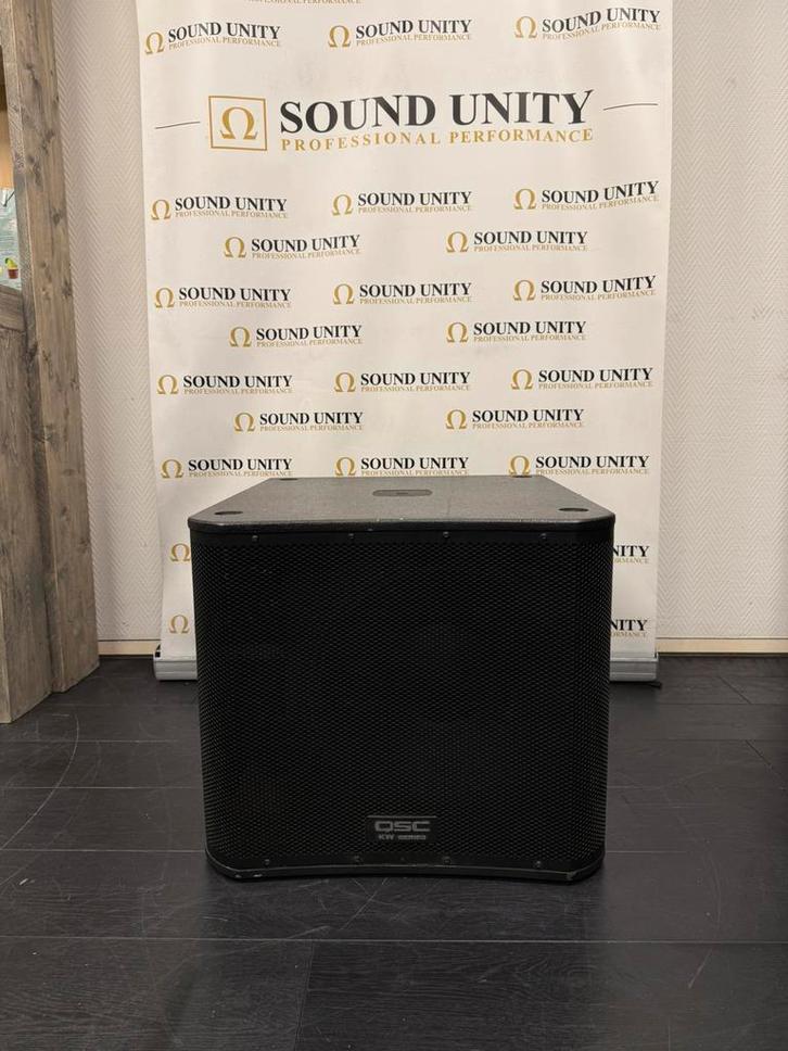 QSC KW181 actieve SUB, Audio, Tv en Foto, Luidsprekers, Zo goed als nieuw, Front, Rear of Stereo speakers, 120 watt of meer, Overige merken