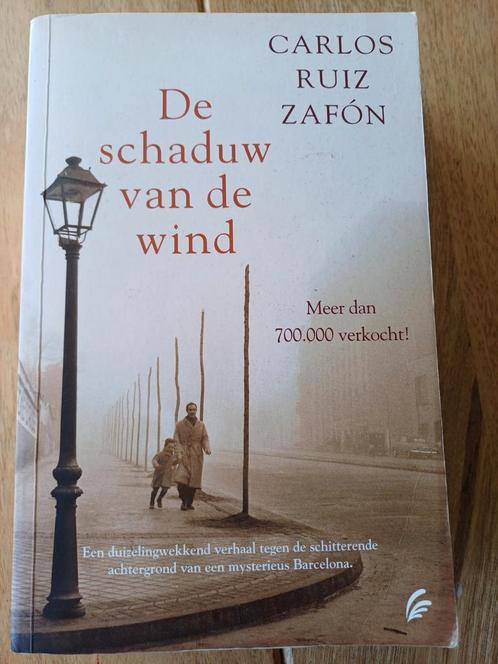 Carlos Ruiz Zafón - De schaduw van de wind, Boeken, Literatuur, Zo goed als nieuw, Nederland, Ophalen of Verzenden
