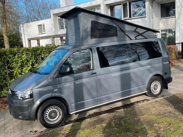 Verlengde Volkswagen Transporter T5 met hefdak, Caravans en Kamperen, Campers, Particulier, tot en met 4, Buscamper of Camperbus