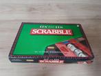 Een tegen een Scrabble - s1329, Hobby en Vrije tijd, Gezelschapsspellen | Bordspellen, Ophalen of Verzenden, Zo goed als nieuw