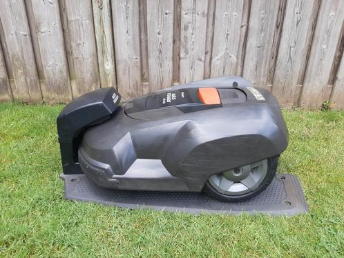 Husqvarna Automower 230ACX
8597 Maaiuren
Max 3000'm2, Tuin en Terras, Robotmaaiers, Gebruikt, 20 tot 25 cm, Ophalen