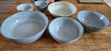Schalen blauw beschikbaar voor biedingen