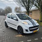 Peugeot 107 1.0 12V 5DR 2010 Wit, Voorwielaandrijving, Stof, Zwart, 4 stoelen