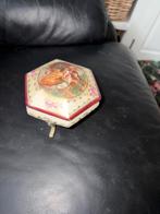 Porseleinen sieraden kistje gesigneerd genummerd, Antiek en Kunst, Antiek | Porselein, Ophalen of Verzenden