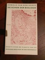 A. van den Hooff - De schok der biologie, Ophalen of Verzenden, Zo goed als nieuw, A. van den Hooff