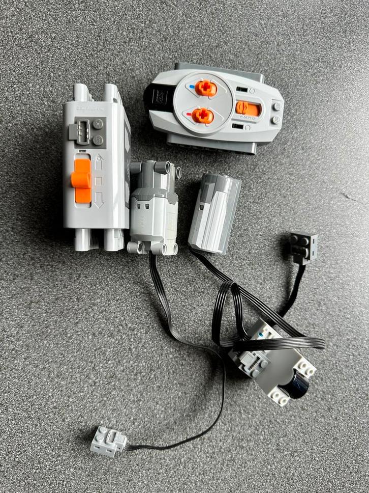 Lego technic power functions Bbox,remote,reiver, L + R motor, Kinderen en Baby's, Speelgoed | Duplo en Lego, Gebruikt, Lego, Losse stenen