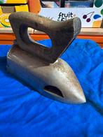 Antiek Strijkijzer met Houten Handvat, Ophalen of Verzenden