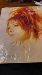 Boek in nieuwstaat Mylene Farmer hardcover L"ange Rouge Fr, Ducoso, Ophalen of Verzenden, Ducoso, Ducoso