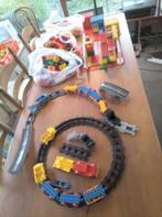 duplo lego, diversen, treintjes rails, 2 grondplaten 7,495kg, Duplo, Gebruikt, Ophalen, Losse stenen