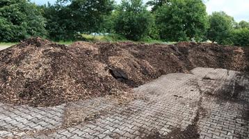 Gecomposteerde houtsnippers  beschikbaar voor biedingen