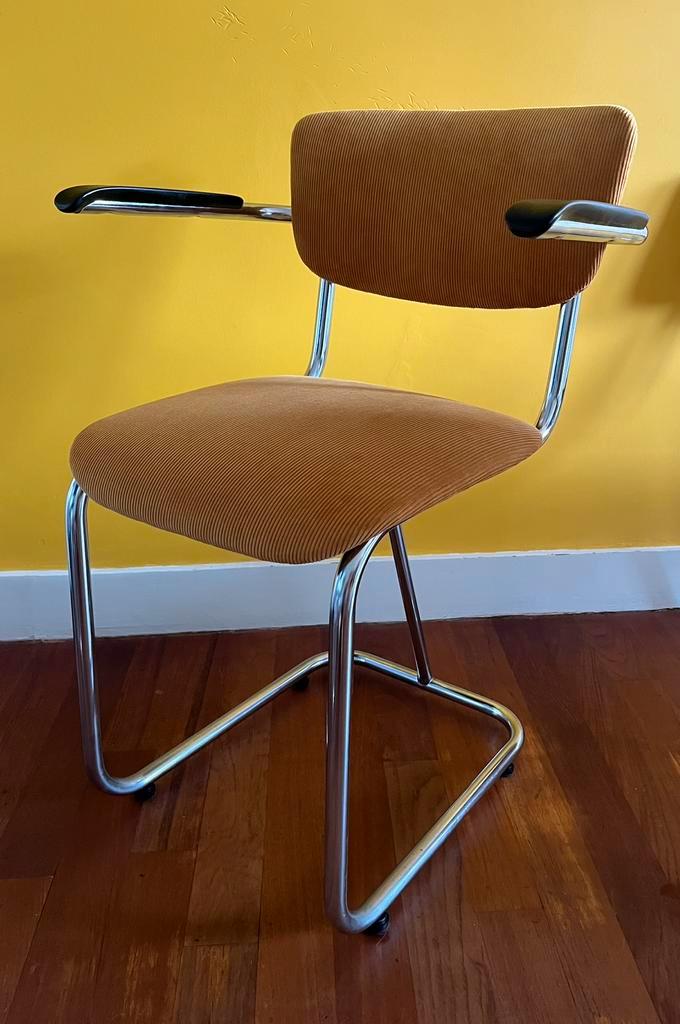 Vintage Gispen 207 opnieuw gestoffeerd, Huis en Inrichting, Stoelen, Zo goed als nieuw, Eén, Overige kleuren, Ophalen