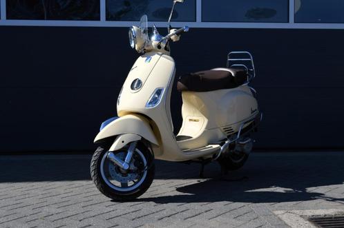Vespa LXV50 | 2012 | 1ste eigenaar | Slechts 2252km |, Fietsen en Brommers, Scooters | Vespa, Zo goed als nieuw, Vespa LX, Maximaal 25 km/u