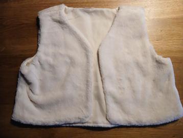 Cremekleurig fluffy vestje maat 146/152 beschikbaar voor biedingen
