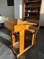 Vintage bureau met vaste stoel, hout, Huis en Inrichting, Ophalen, In hoogte verstelbaar, Zo goed als nieuw, Bureau