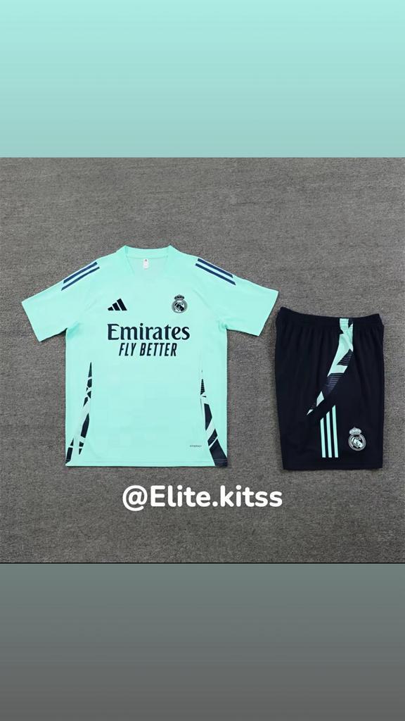 Nieuwe Club voetbalsetjes (shirt + short), Kleding | Heren, T-shirts, Nieuw, Overige maten, Overige kleuren, Ophalen of Verzenden