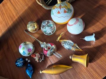 Oude kerstballen plus oude piek beschikbaar voor biedingen