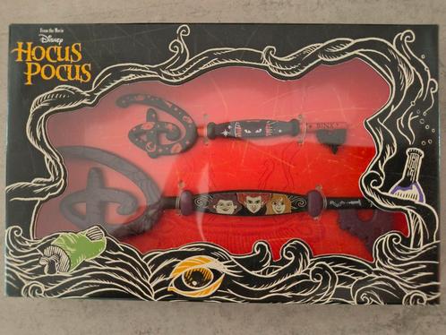 Disney Hocus Pocus Collectible Sleutel Set, Verzamelen, Speldjes, Pins en Buttons, Nieuw, Ophalen of Verzenden