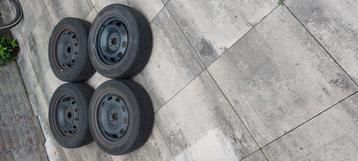 Winterbanden 15inch voor o.a. Skoda Fabia. beschikbaar voor biedingen