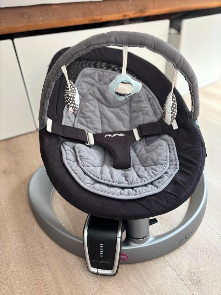 Nuna leaf wind (met motor) met speelboog, Kinderen en Baby's, Wipstoeltjes, Gebruikt, Wipstoel, Overige merken, Met gordel(s) of riempje(s)