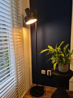 Verstelbare zwarte vloerlamp., Huis en Inrichting, Lampen | Vloerlampen, Ophalen, Zo goed als nieuw, 100 tot 150 cm