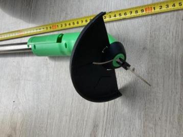 Kleine grastrimmer op batterijen beschikbaar voor biedingen
