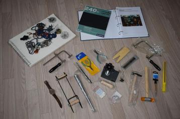 Tal van accessoires sieraden maken / cursus beschikbaar voor biedingen