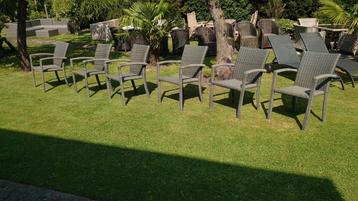 Set van 6 grijze wicker tuinstoelen  beschikbaar voor biedingen