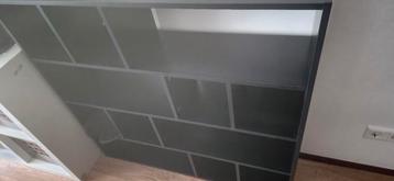 Vakken kast / roomdivider beschikbaar voor biedingen