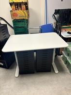 1 IKEA Bekant bureau, verstelbaar, 140cm- Gratis!, Ophalen, Gebruikt, Minder dan 60 cm, 120 tot 140 cm