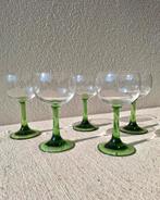 Vintage wijnglazen groene voet borrel glaswerk groen, Overige typen, Ophalen of Verzenden, Zo goed als nieuw, X