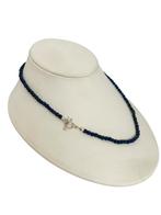 Lapis sodaliet collier met zilveren kapittelslot. L 44 cm, Nieuw, ., Info@nynkegardenier.nl, Met edelsteen