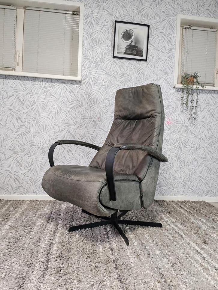 Prominent Humberto Tan elektrische relax fauteuil op accu, Huis en Inrichting, Fauteuils, Gebruikt, Leer, 50 tot 75 cm, Minder dan 75 cm