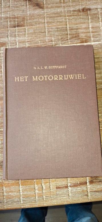Het Motorrijwiel beschikbaar voor biedingen